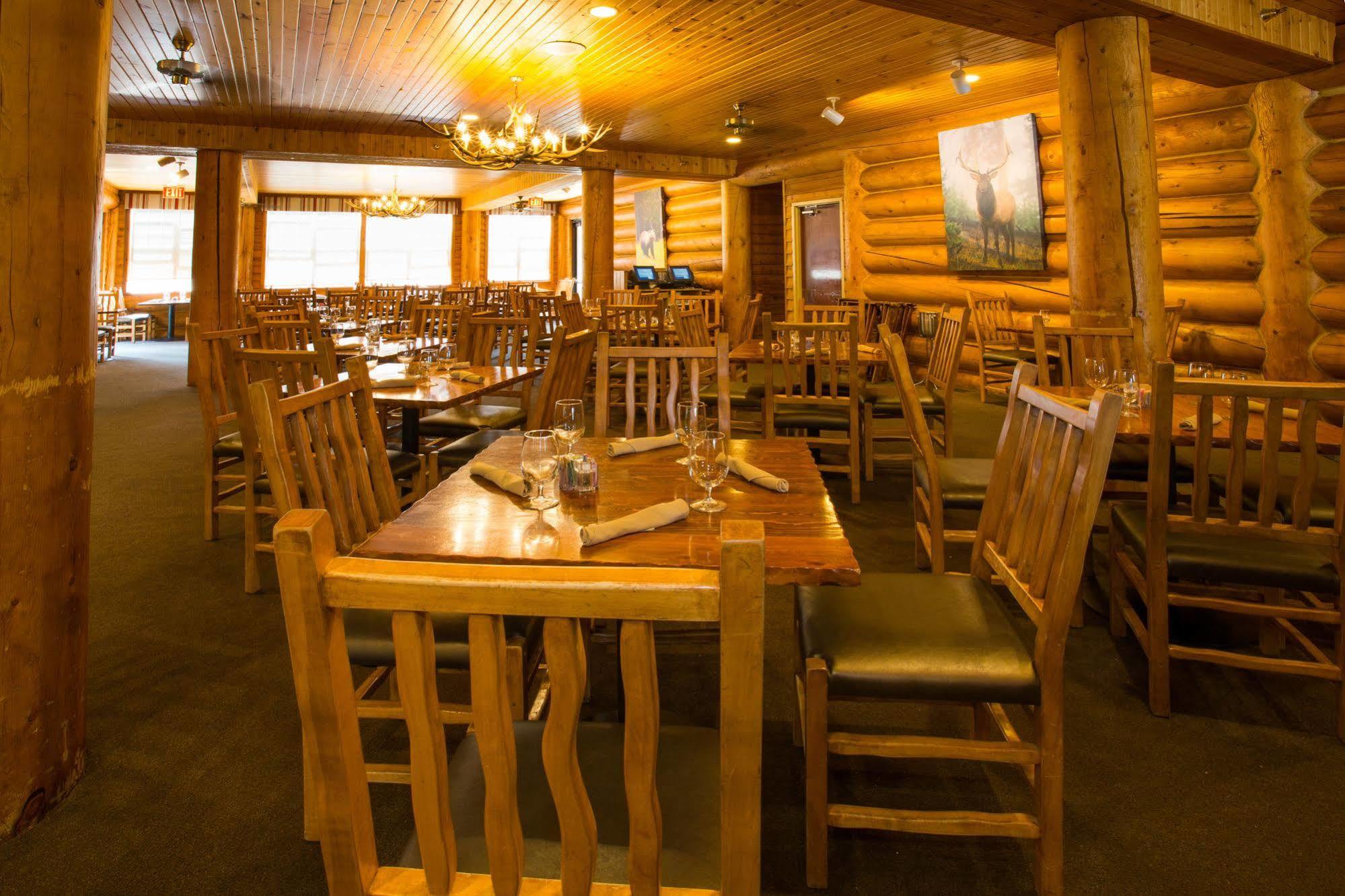 Headwaters Lodge & Cabins At Flagg Ranch Моран Экстерьер фото