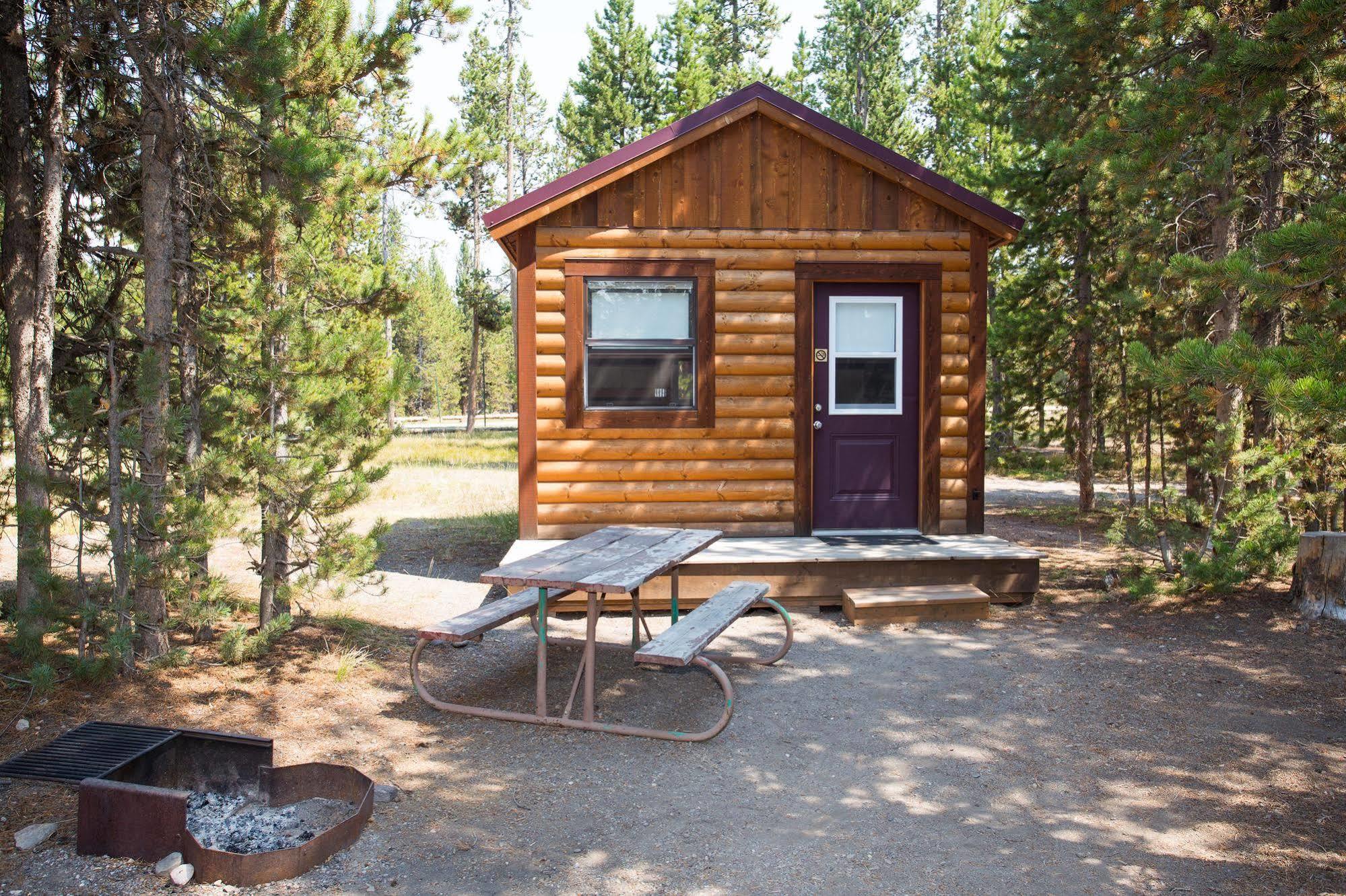 Headwaters Lodge & Cabins At Flagg Ranch Моран Экстерьер фото