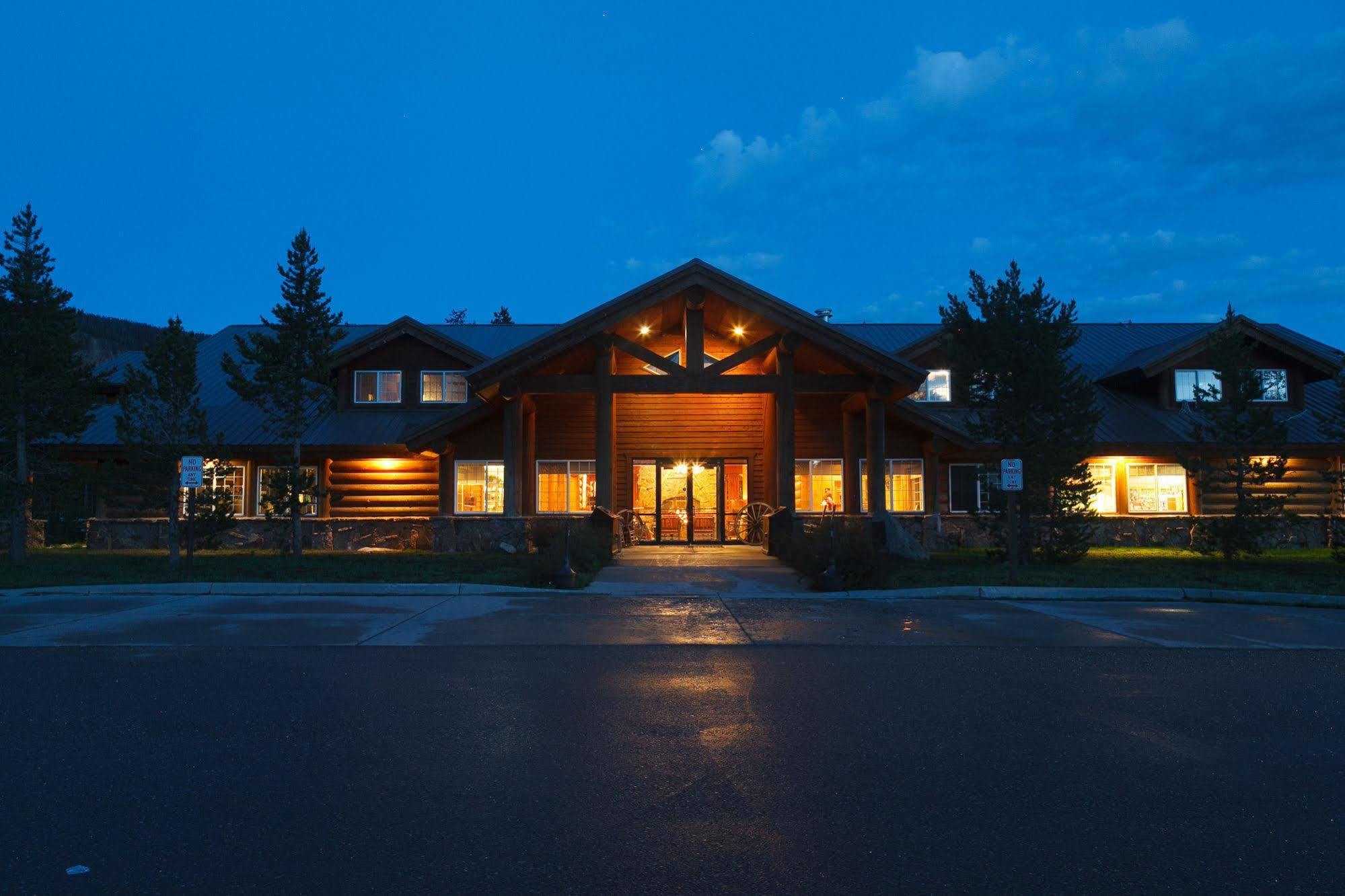 Headwaters Lodge & Cabins At Flagg Ranch Моран Экстерьер фото