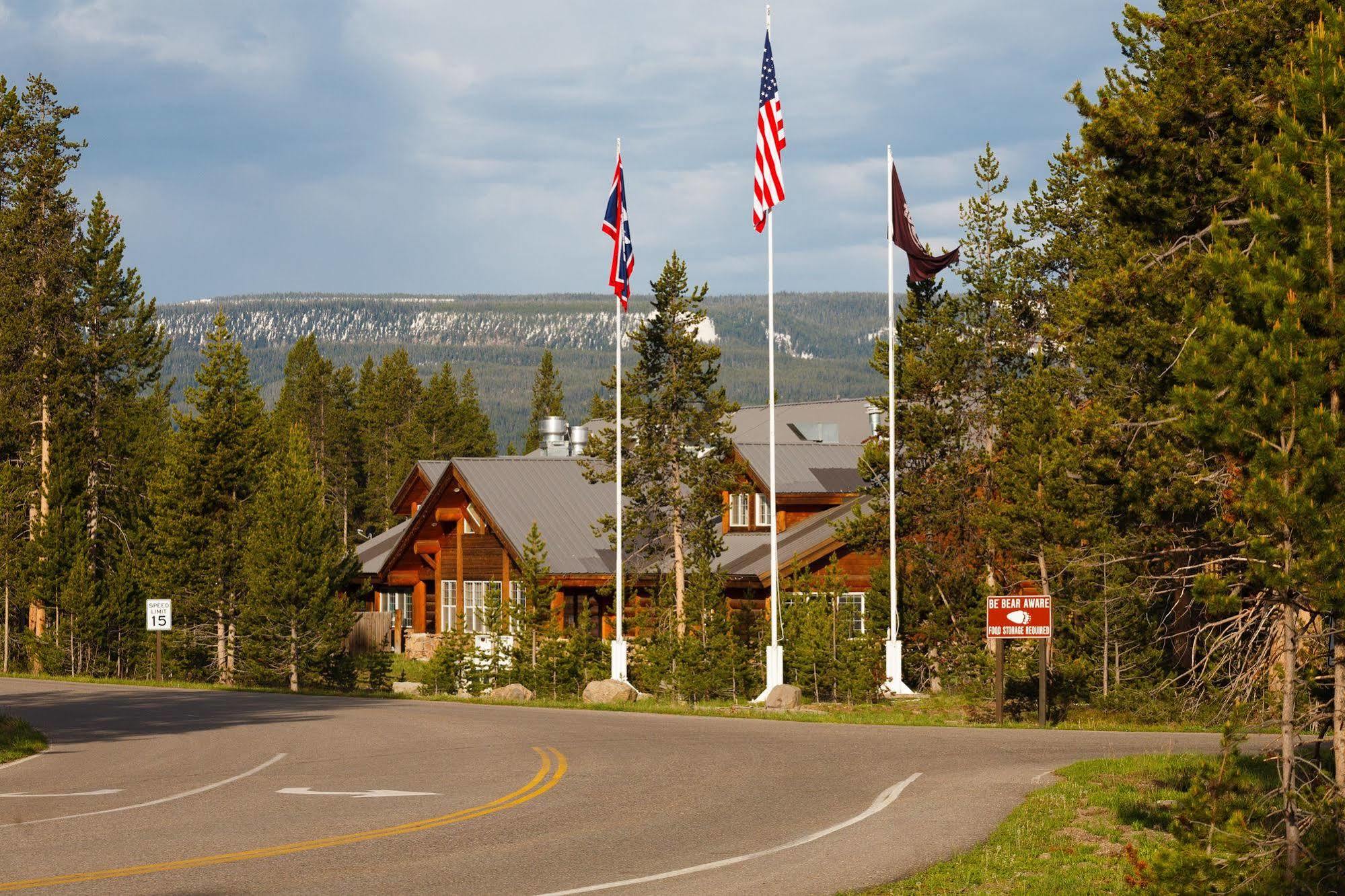 Headwaters Lodge & Cabins At Flagg Ranch Моран Экстерьер фото
