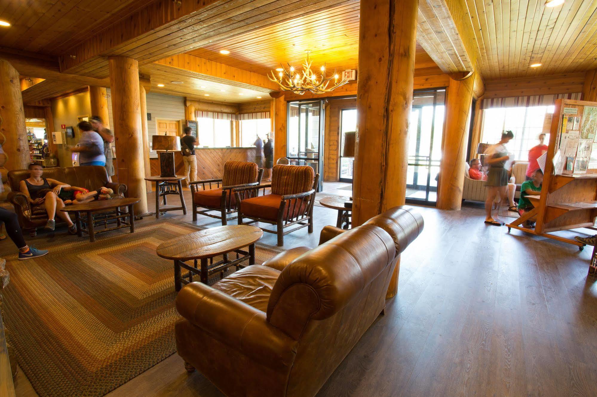 Headwaters Lodge & Cabins At Flagg Ranch Моран Экстерьер фото